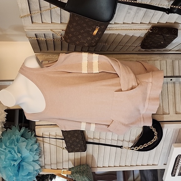 Maurices brand cold shoulder sweatshirt - Picture 2 of 8